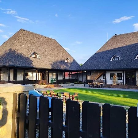 Ograda Bunicilor Villa Baia de Fier Exteriör bild
