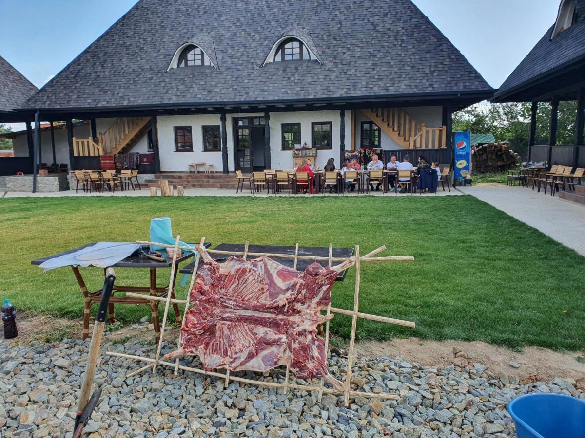 Ograda Bunicilor Villa Baia de Fier Exteriör bild