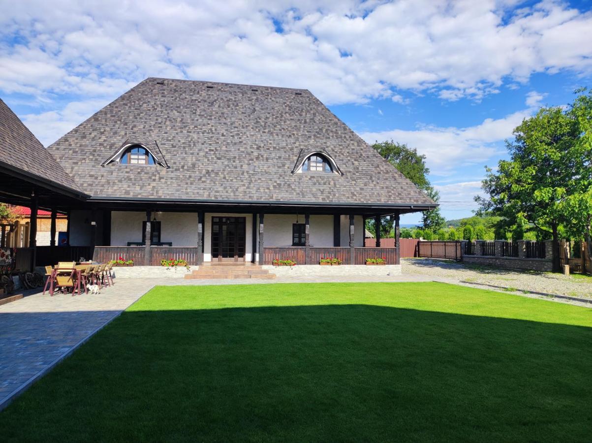 Ograda Bunicilor Villa Baia de Fier Exteriör bild