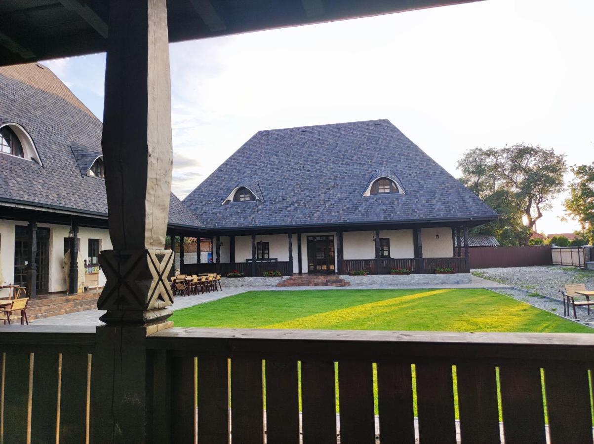 Ograda Bunicilor Villa Baia de Fier Exteriör bild