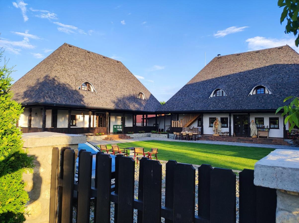 Ograda Bunicilor Villa Baia de Fier Exteriör bild