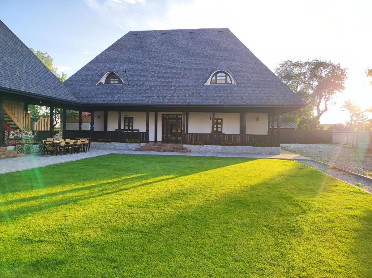 Ograda Bunicilor Villa Baia de Fier Exteriör bild